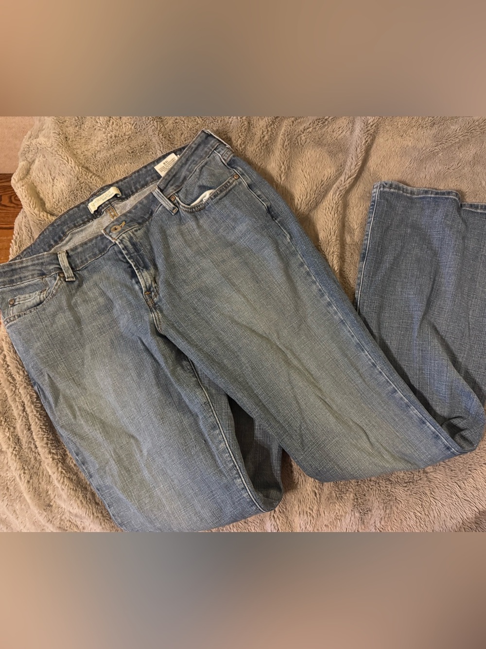 Levi's Women’s Light Blue Relaxed Fit Jeans